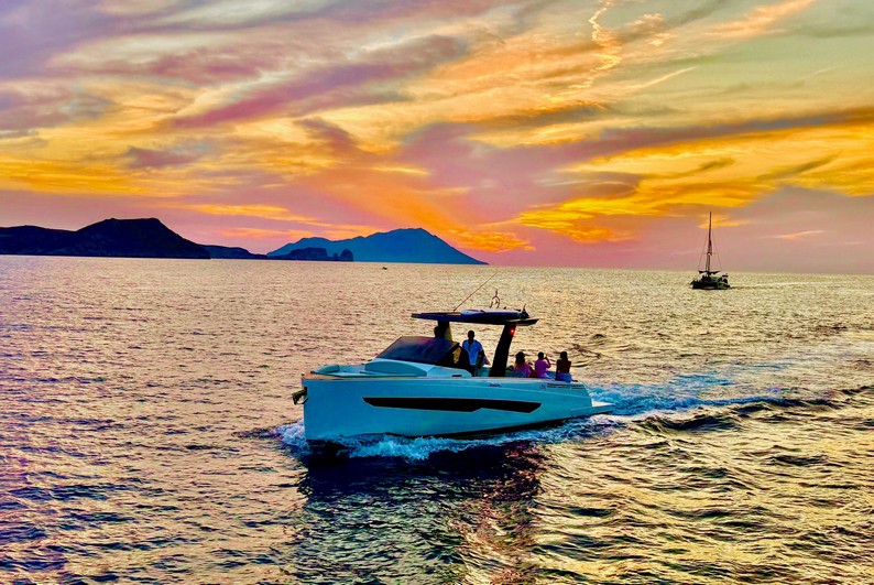 MilosBlu Luxury Cruises